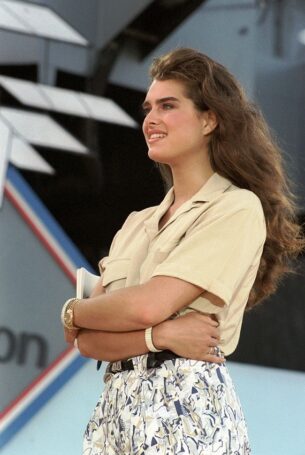 What clothing trends were popular in the 80s - Brooke Shields in 1986