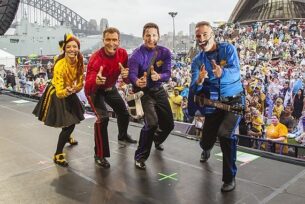 Did people really wear neon coloured clothing in the 80s - The Wiggles performing live at Sydney Opera House and Sydney Harbour Bridge, 2018