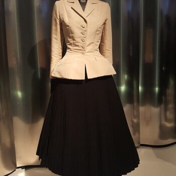 Renee Breton - Silk shantung and pleated wool bar suit by Christian Dior (Spring-Summer 1947) on display at the Denver Art Museum