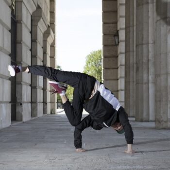 90s shell suit fancy dress-Man break dancing