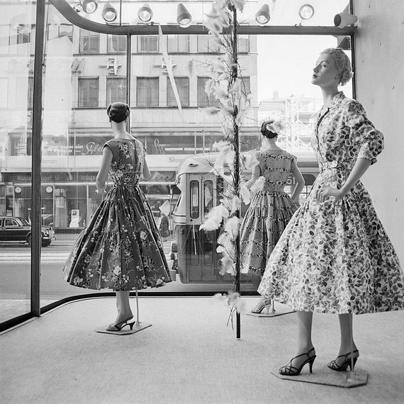 Women with Chanel Bags, 1950s  Fifties fashion, 1950s fashion, Chanel  fashion