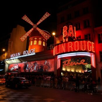 2000s in fashion - The Moulin Rouge in Paris.