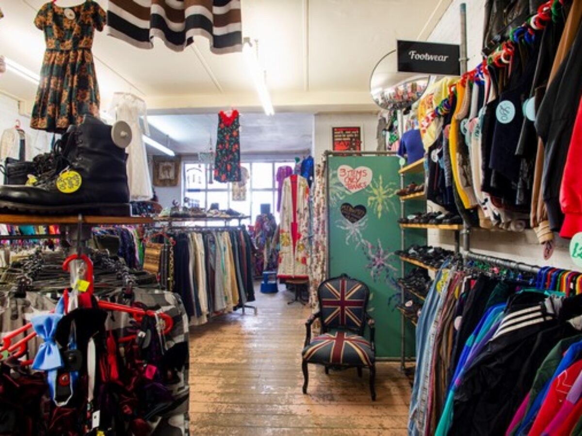 Vintage Clothing: Your Ultimate Guide